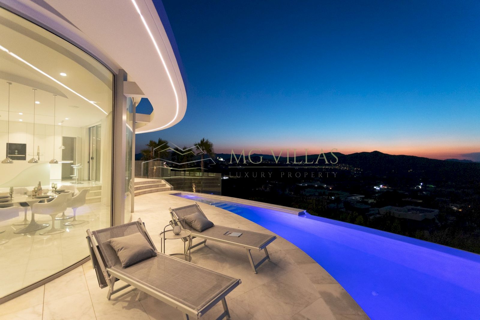 Villa de luxe à vendre avec vue sur la mer à Jávea